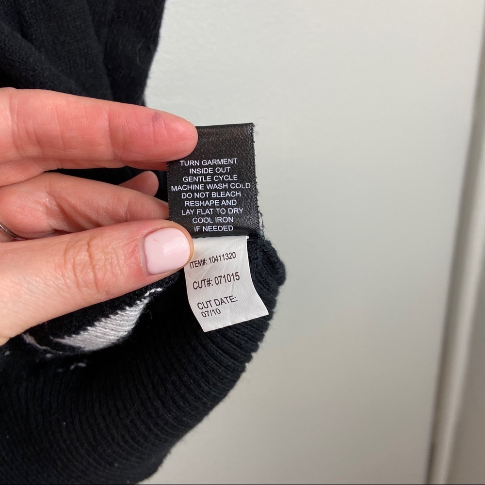 Torrid Black Sweater White Bow Print - Picture 5 of 6